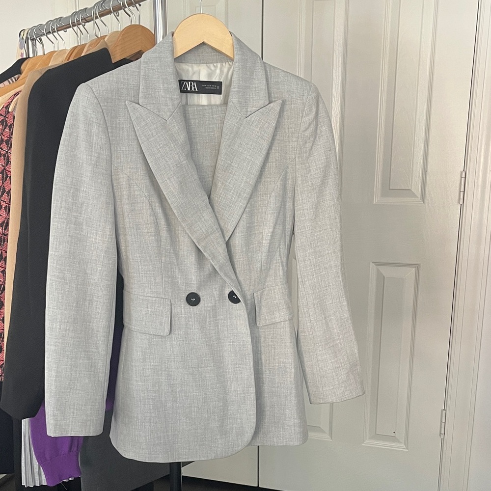 Zara Women's Light Gray Suit Jacket and Pants (2 items)